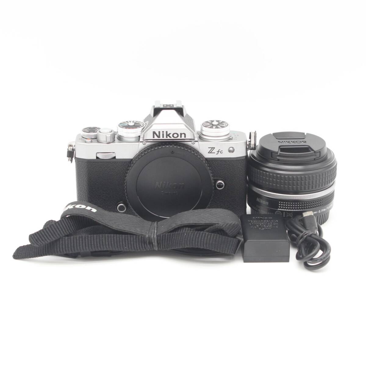 ショット数878回 ≪ほぼ新品≫ Nikon Z fc SpecialEditionキット(28mm) シルバー #20260225-3421