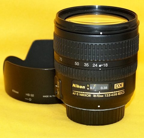★一発即決★純正レンズフード＆おまけ付★AF-S DX 18-70mm F3.5-4.5G IF ED★ニコン純正「DXフォーマット用」標準ズームレンズ★