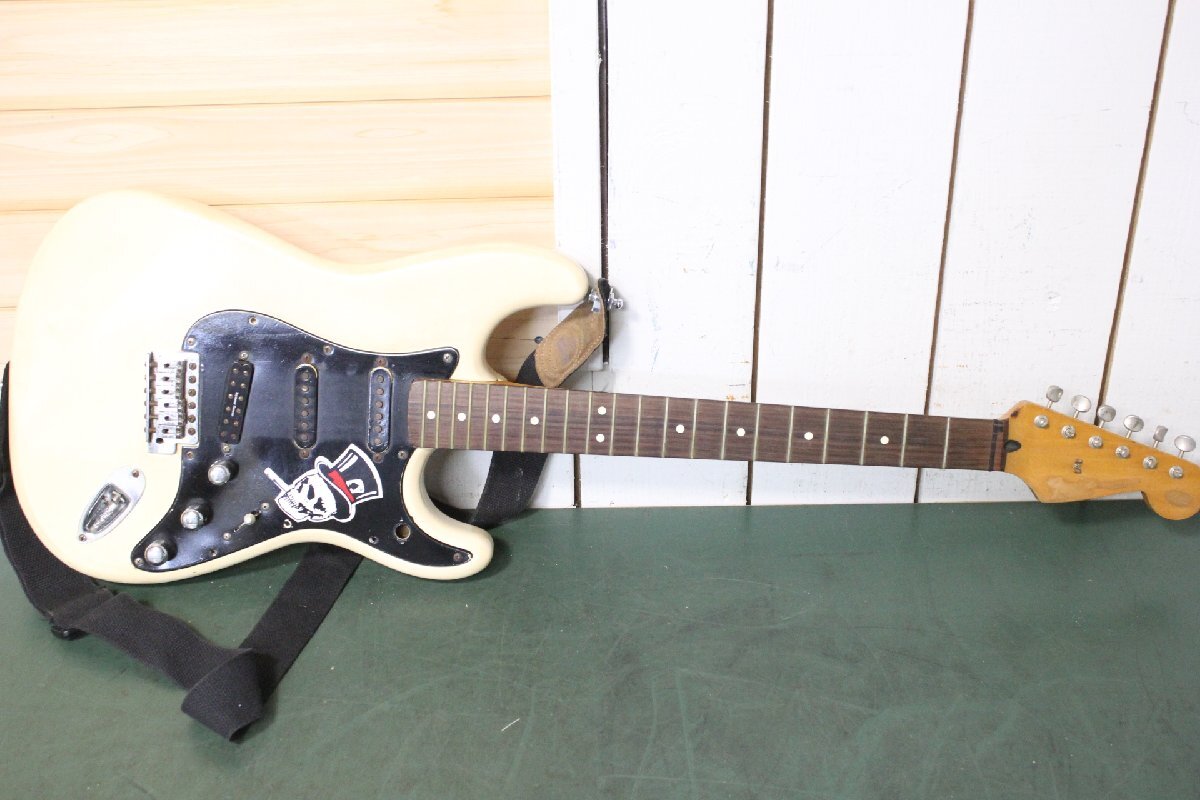 ☆【3H0326-3】 Fender フェンダー ストラトキャスター セイモアダンカンピックアップ 現状品