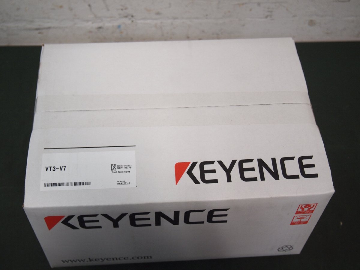 ☆新品未使用 KEYENCE キーエンス VT3-V7 TFTカラータッチパネルディスプレイ