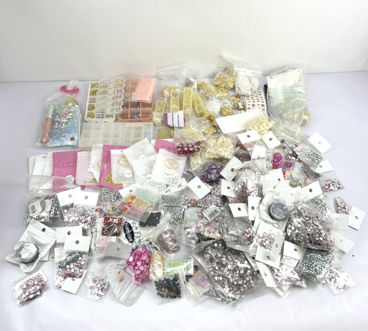 ■【中古品】ネイル パーツ まとめ売り チップ 未使用品あり 大量 アート フレーク シール メッキ レディース ケア ビューティー H26032910