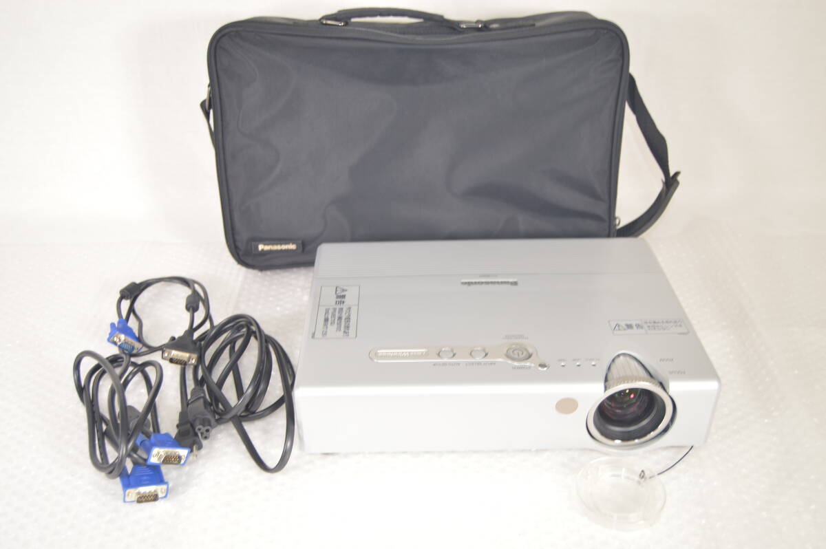 Panasonic パナソニック TH-LB55NT 液晶プロジェクター ポータブルタイプ 専用ケース付 KT0007