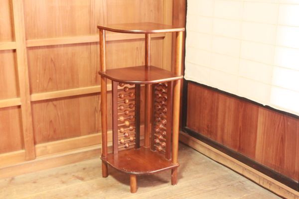 【格安中古】★美品 家具『良い色合い 木製のコーナーラック』幅約29.5㎝ 高さ約76.2㎝★(検:希少/ビンテージ/飾り棚/収納棚/当時物)80316E