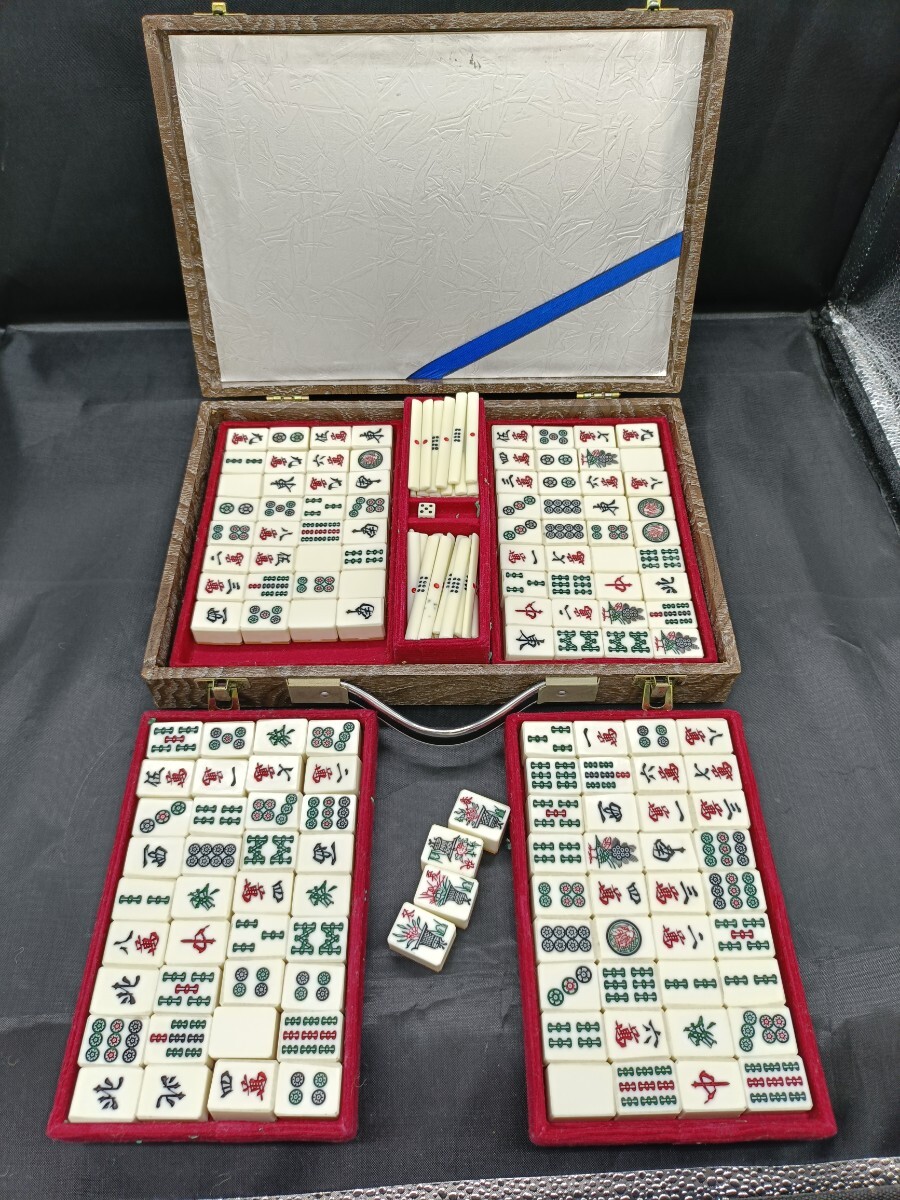 ★現状品★ 麻雀牌セット 竹牌 ケース付き アンティーク 背竹牌 レトロ 当時物 時代物 点棒