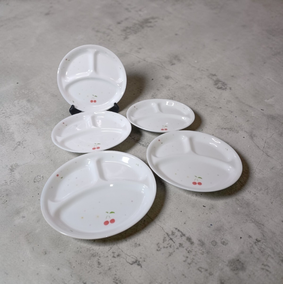 管W579 美品 CORELLE コレール 仕切りプレート 約26cm チェリー柄 5枚 USA製 ランチプレート 食器