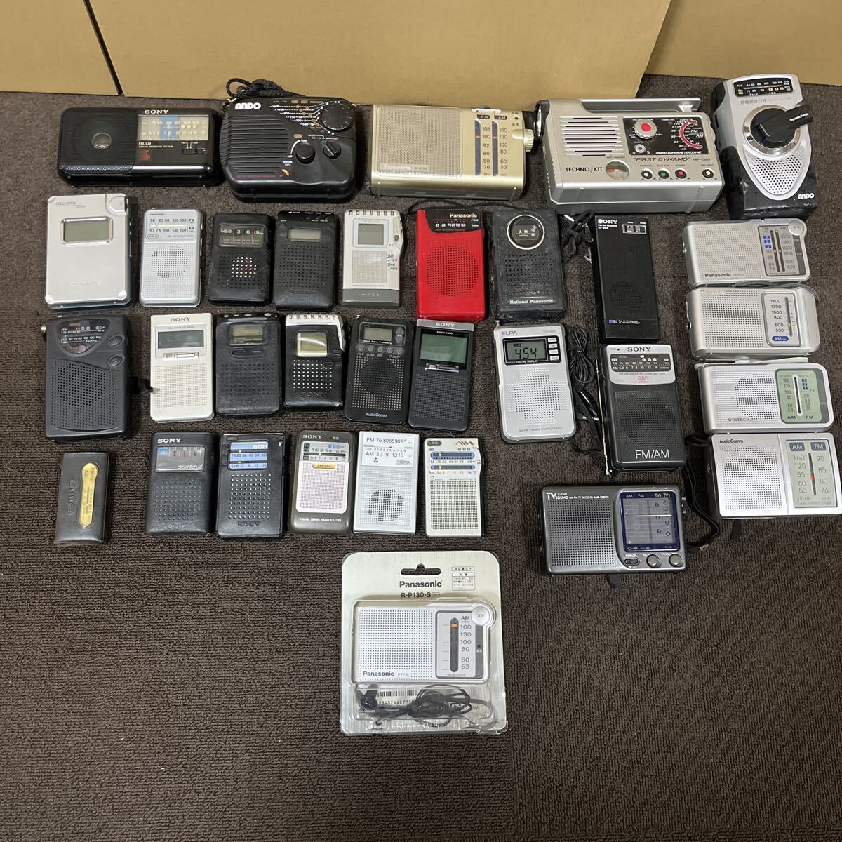 ポータブルラジオ ポケットラジオ ラジオ他 33点