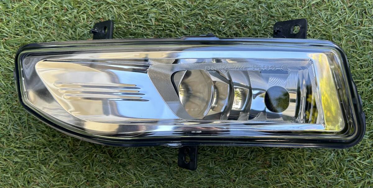 日産☆ニッサン C27 セレナ 他 純正 左側 ハロゲン フォグランプ Valeo 26155 8995A