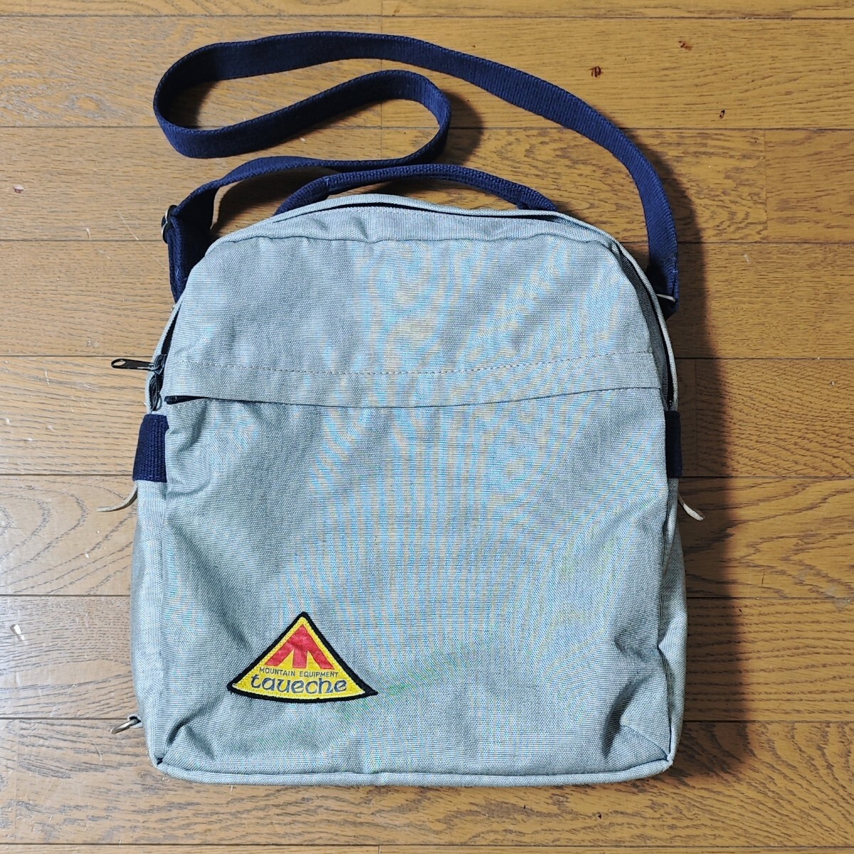 taueche ショルダーバック