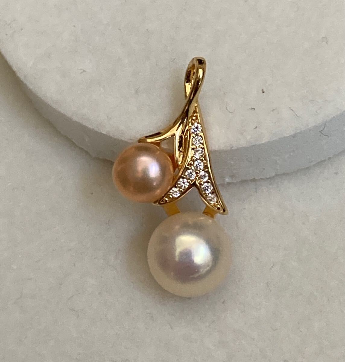 照り良く　２粒パールペンダントトップ　ホワイト　ゴールドピンク　6-8.5mm ad10