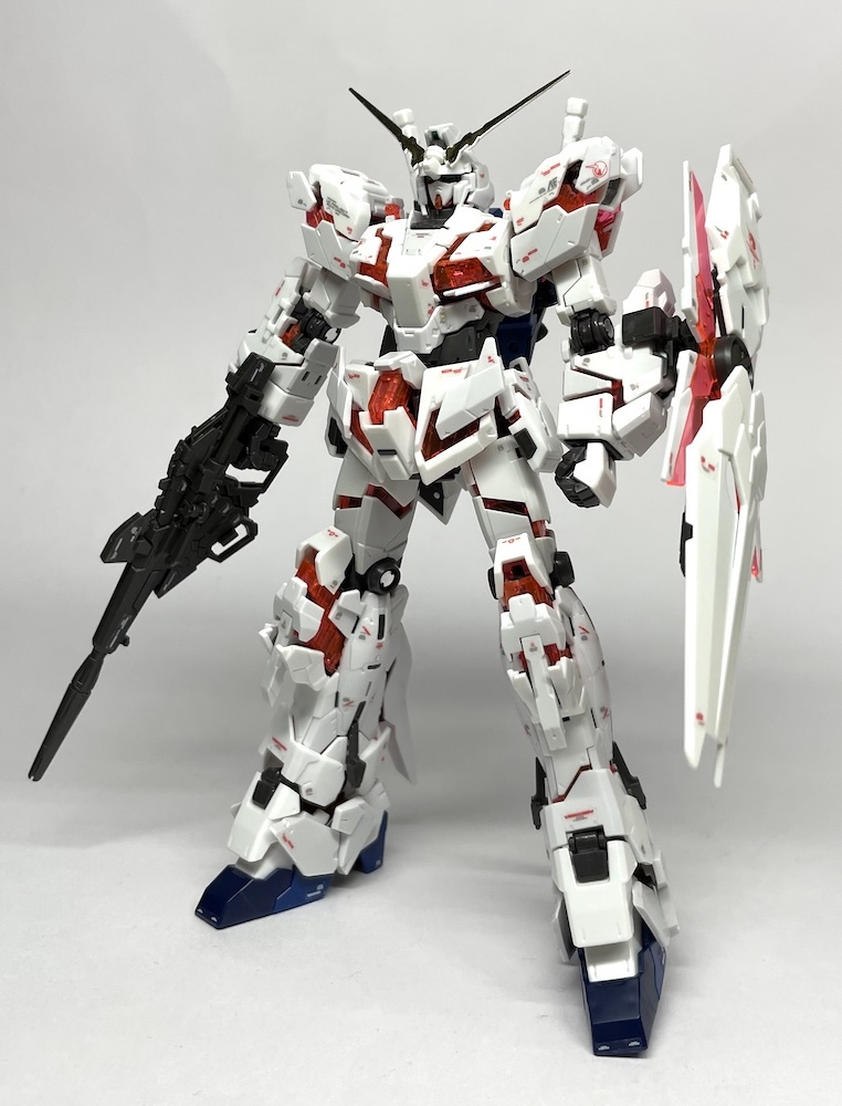 バンダイ 1/144 RG RX-0 ユニコーンガンダム 成形色完成品　機動戦士ガンダムUC デストロイモード ユニコーンモード