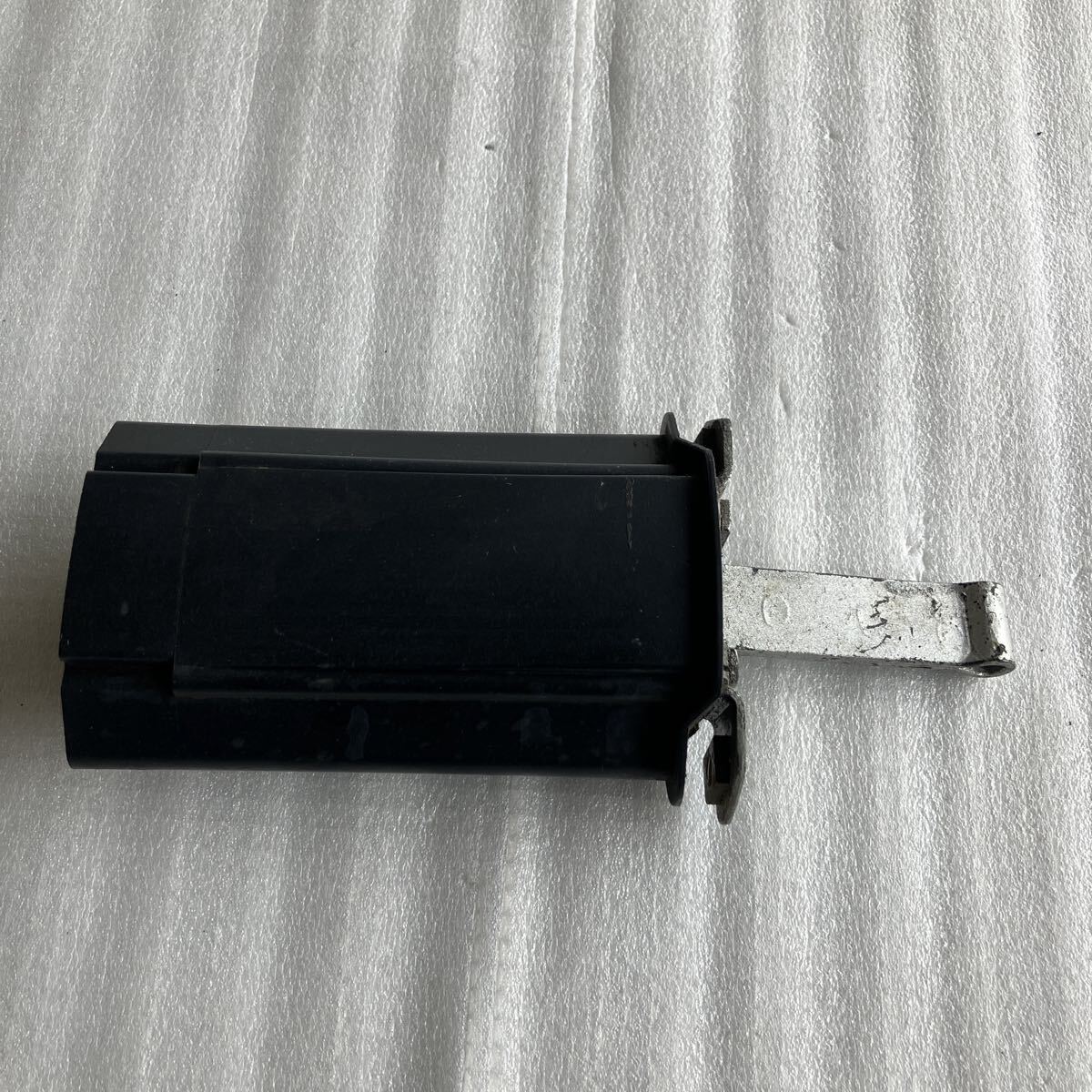 ベンツW202ドアストッパー左右共通部品