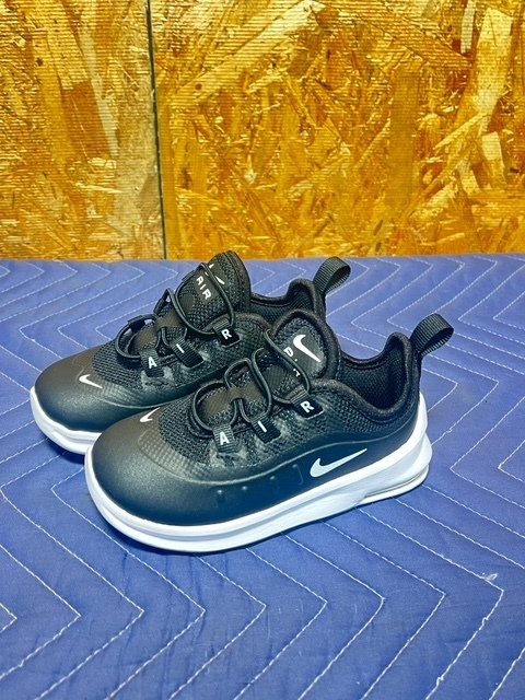 3-1 Nike Air Max Axis 7C キッズ用 13cm〜13.5cm 美品