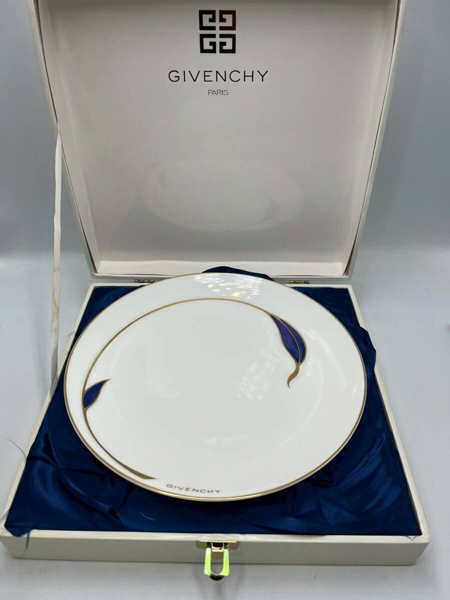 2-190 GIVENCHY ゴールド　取り皿 専用ボックス付き 長期保管 未使用