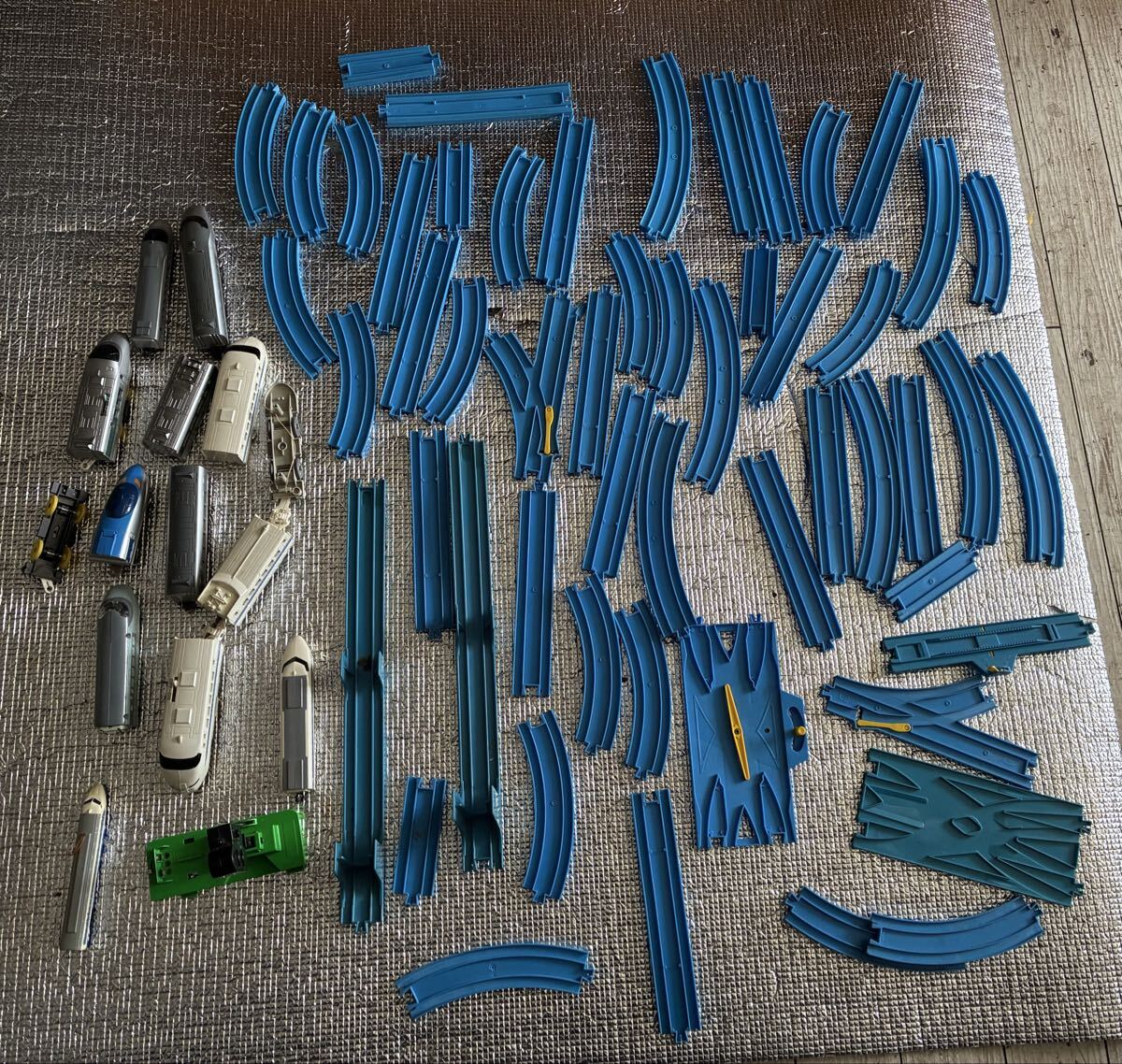 ☆ タカラトミー 鉄道玩具 プラレール レール 車両 ①