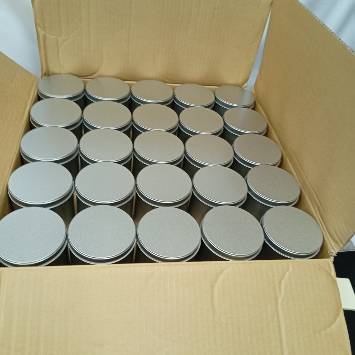 usC-332 丸缶 104 無地胴 50個まとめ売り 高さ約10cm DIYや小物入れや塗料入れなどに　現状品