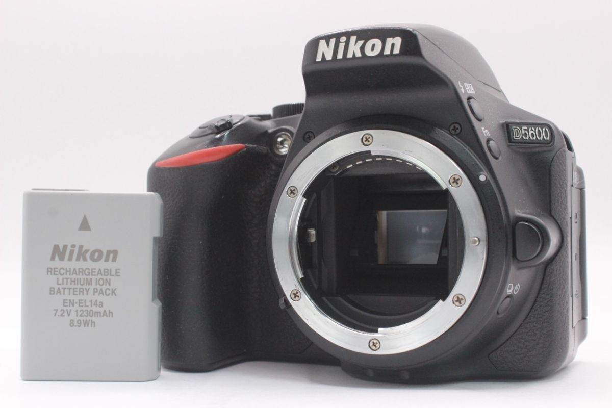 ★良品★ニコン NIKON D5600 ボディ #721@x RO4165