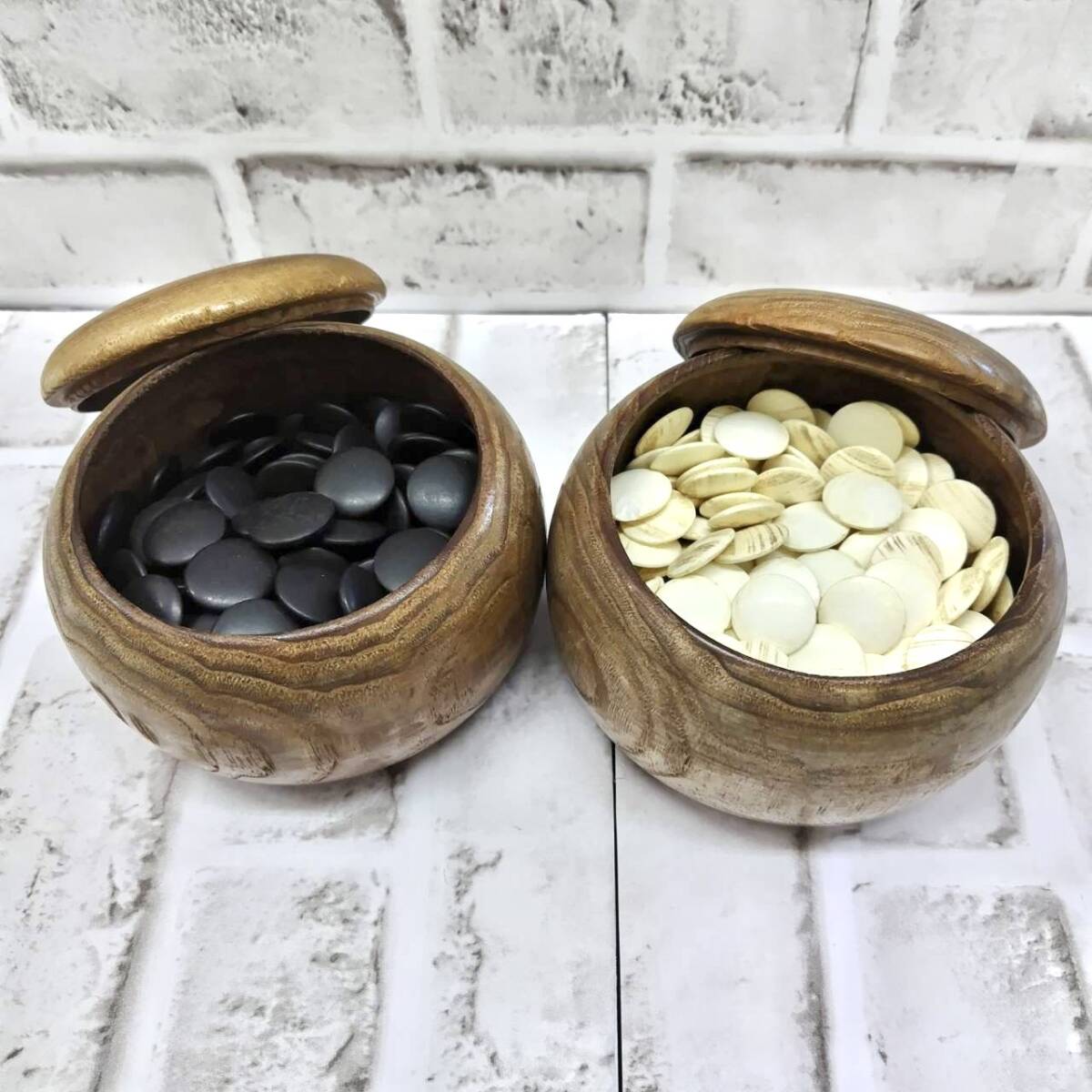 【TK0216①】碁石 2点 まとめ 蛤碁石 アンティーク レトロ コレクション ボードゲーム