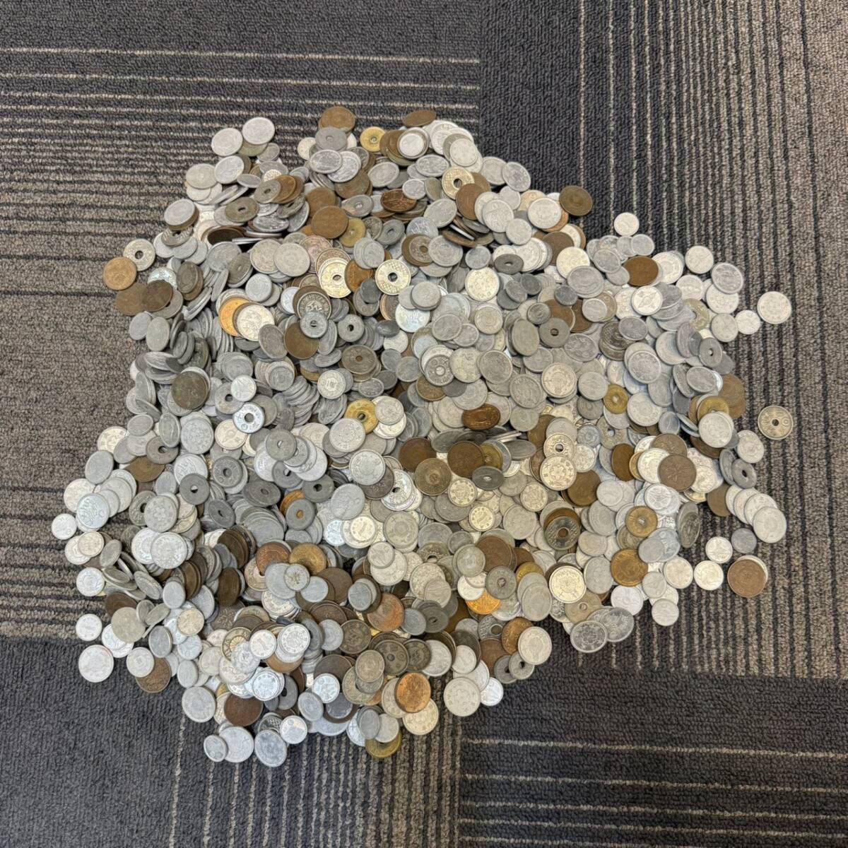 【TF0313②？】古銭まとめ 銀貨 銅貨 白銅 黄銅 アルミ貨 貨幣 雑銭 穴銭 日本 大量