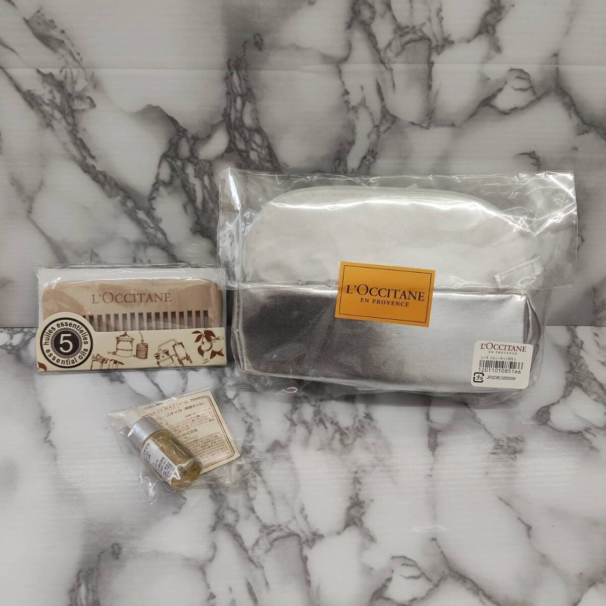 【TM0307①】L'OCCITANE レーヌ メルシーキット コーム 美容フェースオイル 3点 まとめ ロクシタン