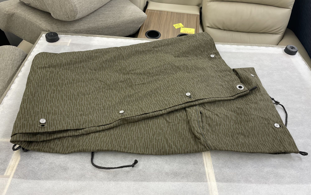 Strichtarn 軍幕 テントシート 軍放出品 東ドイツ軍 タープ ポンチョ カモフラ柄 迷彩 キャンプ アウトドア 野営 札幌市手稲区