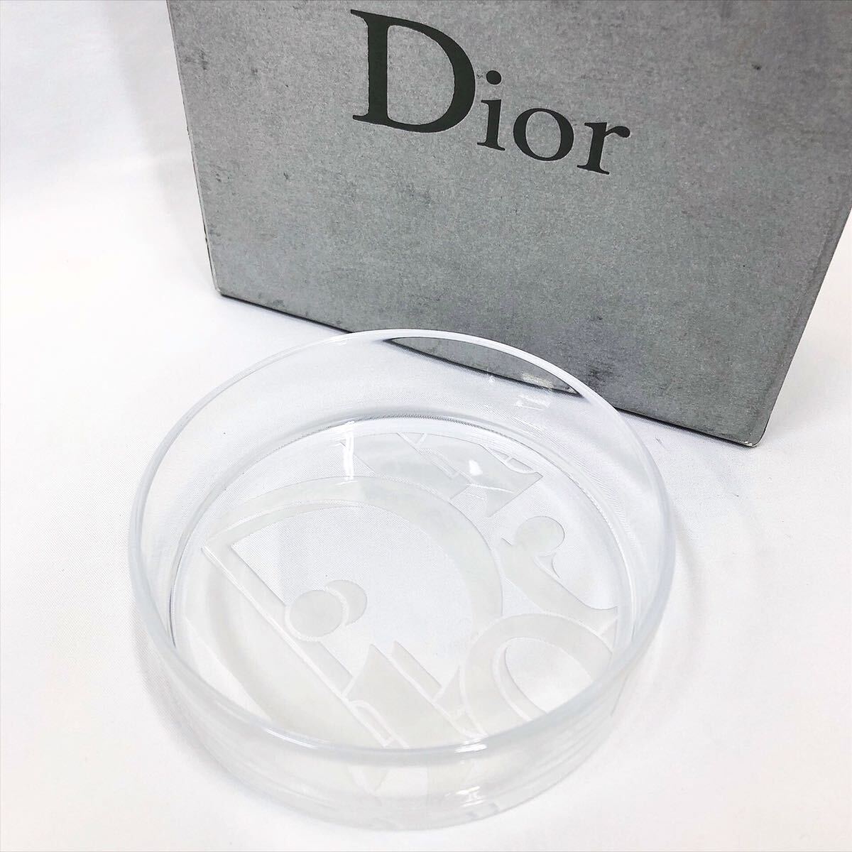 2220221 美品　Christian Dior クリスチャン ディオール　ガラス　灰皿　直径約12.5cm 高さ約3.5cm 箱付き