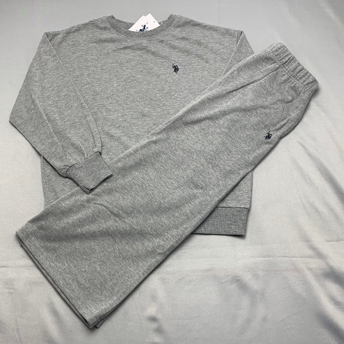 【送料無料】【新品】US.POLO.ASSN レディーススーツ＜トレーナー＋スカート＞（裏毛素材 ゆったりタイプ ラメ入り生地）　M　　HGY★43301