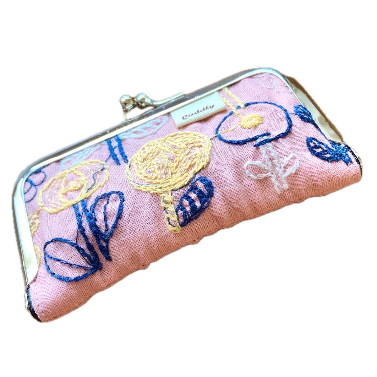 《ハンドメイド》がま口ポーチ　印鑑ケース　刺繍ボタニカル柄　ピンク