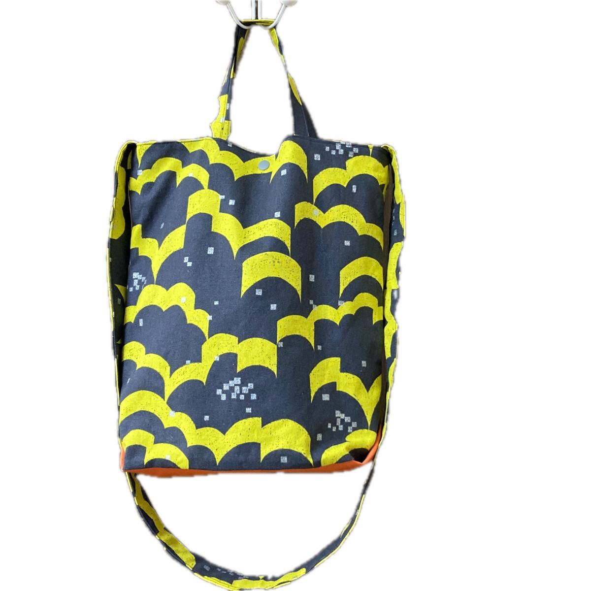 《ハンドメイド》くったり　2ウェイトートバッグ　斜め掛け　綿麻　エコバッグ