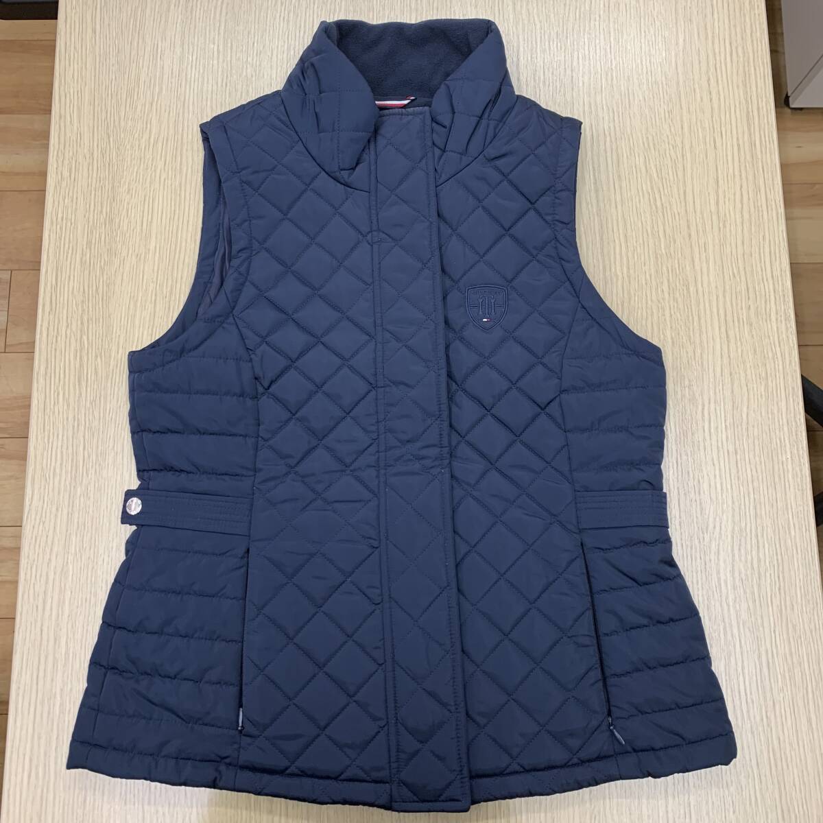 #10573　TOMMY HILFIGER トミーヒルフィガー レディース キルティング ダウン ベスト Sサイズ ネイビー　中古