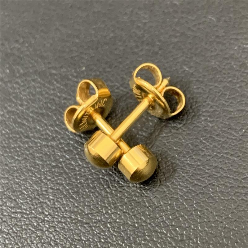 #10816　J.HEWITTE INC ジェイ ヒューイット ファーストピアス 2P 金色 ゴールドカラー 現状品