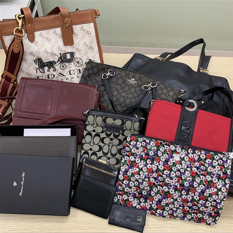 #10510まとめ　バッグ　財布　おまとめ出品　COACH　コーチ　ANNA SUI アナスイ（美品）　LANVIN など