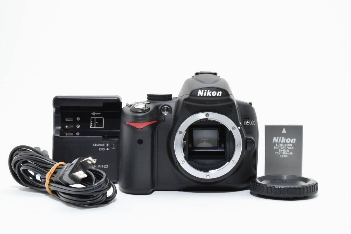 #5246 【自撮りOK・バリアングル液晶】 Nikon D5000 ボディ ★動作OK・付属品完備★ ニコン デジタル一眼レフ 初心者おすすめ
