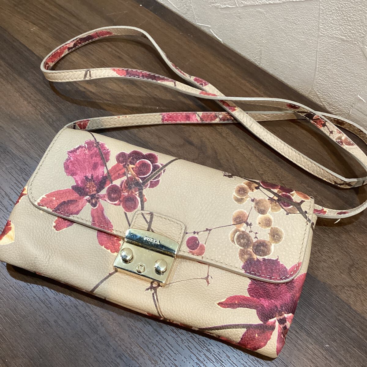フルラ　　FURLA ミニ ショルダーバッグ 花柄【14655】（3） 