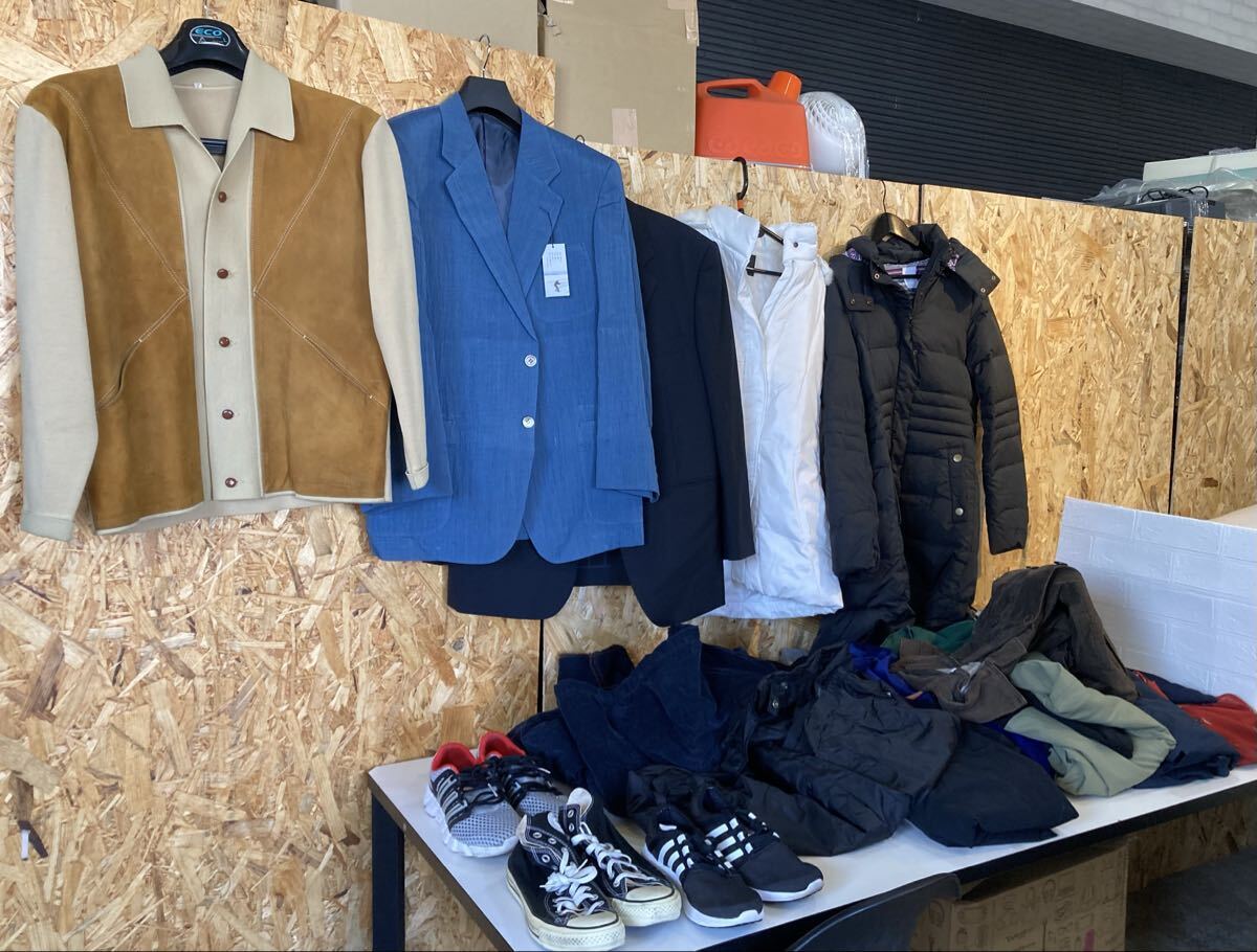 衣類 大量まとめ 古着 ジャケット アウター 上着 冬物 コート トップス 等 スニーカー コンバース オールスター adidas 【5647他】(3)