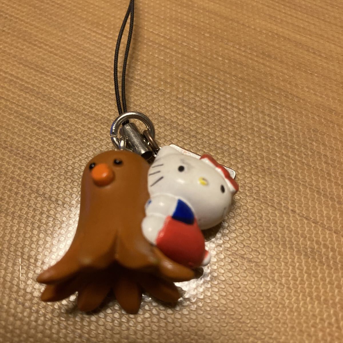 非売品　伊藤ハム　キティちゃん　コラボ携帯ストラップ