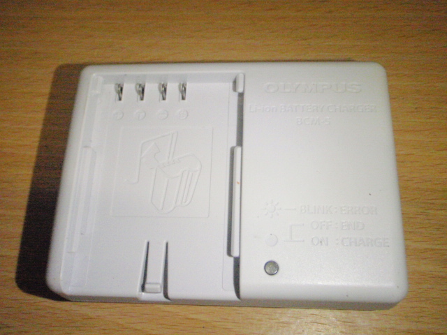 OL001-BCM5-1　OLYMPUSリチウムイオン充電器 BCM-5