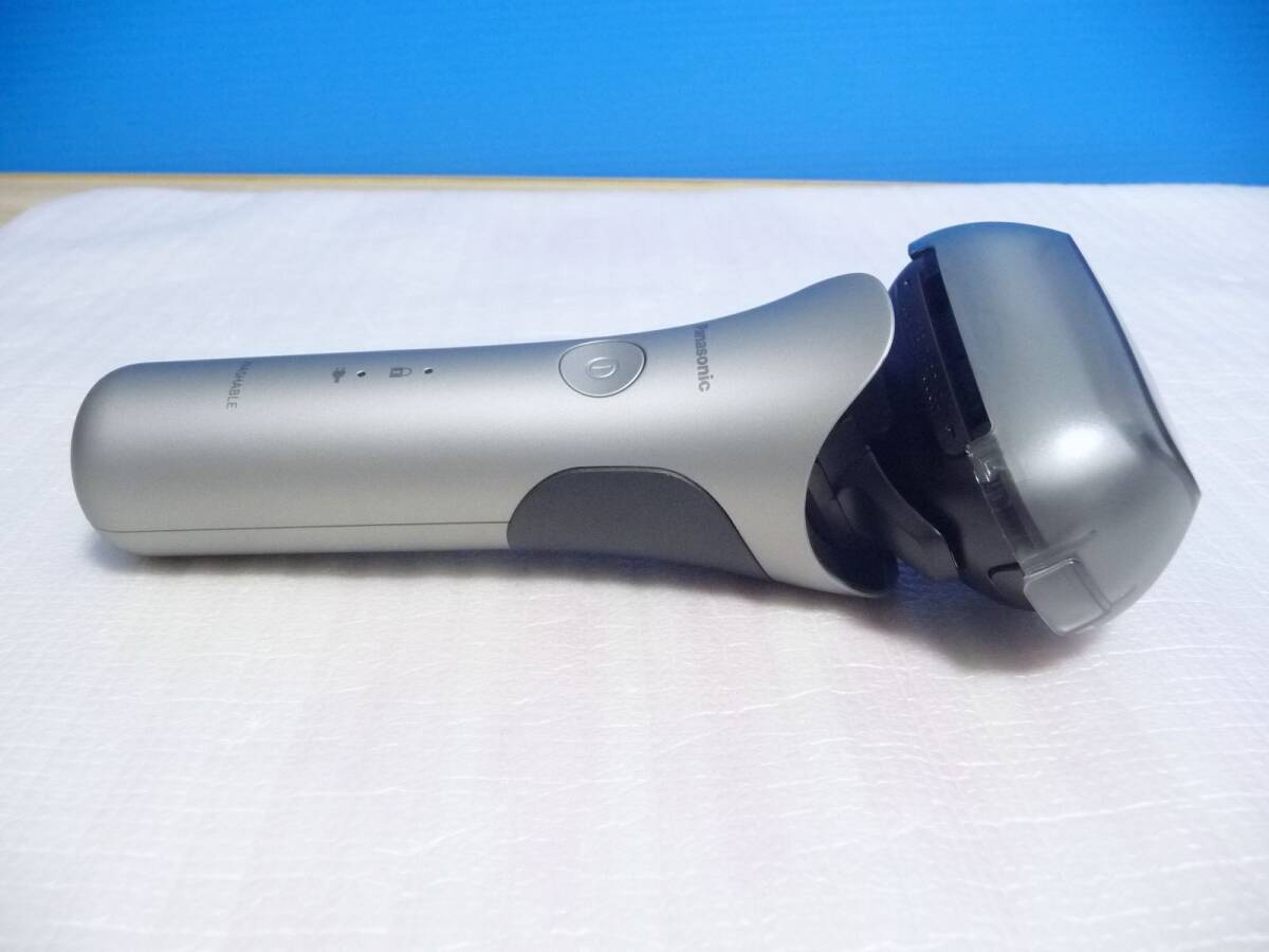 ◆未使用展示品 パナソニック Panasonic シェーバー LAMDASH(ラムダッシュ) ES-L380D-S [充電中も剃れる/3枚刃/全自動洗浄充電器付] 保証付