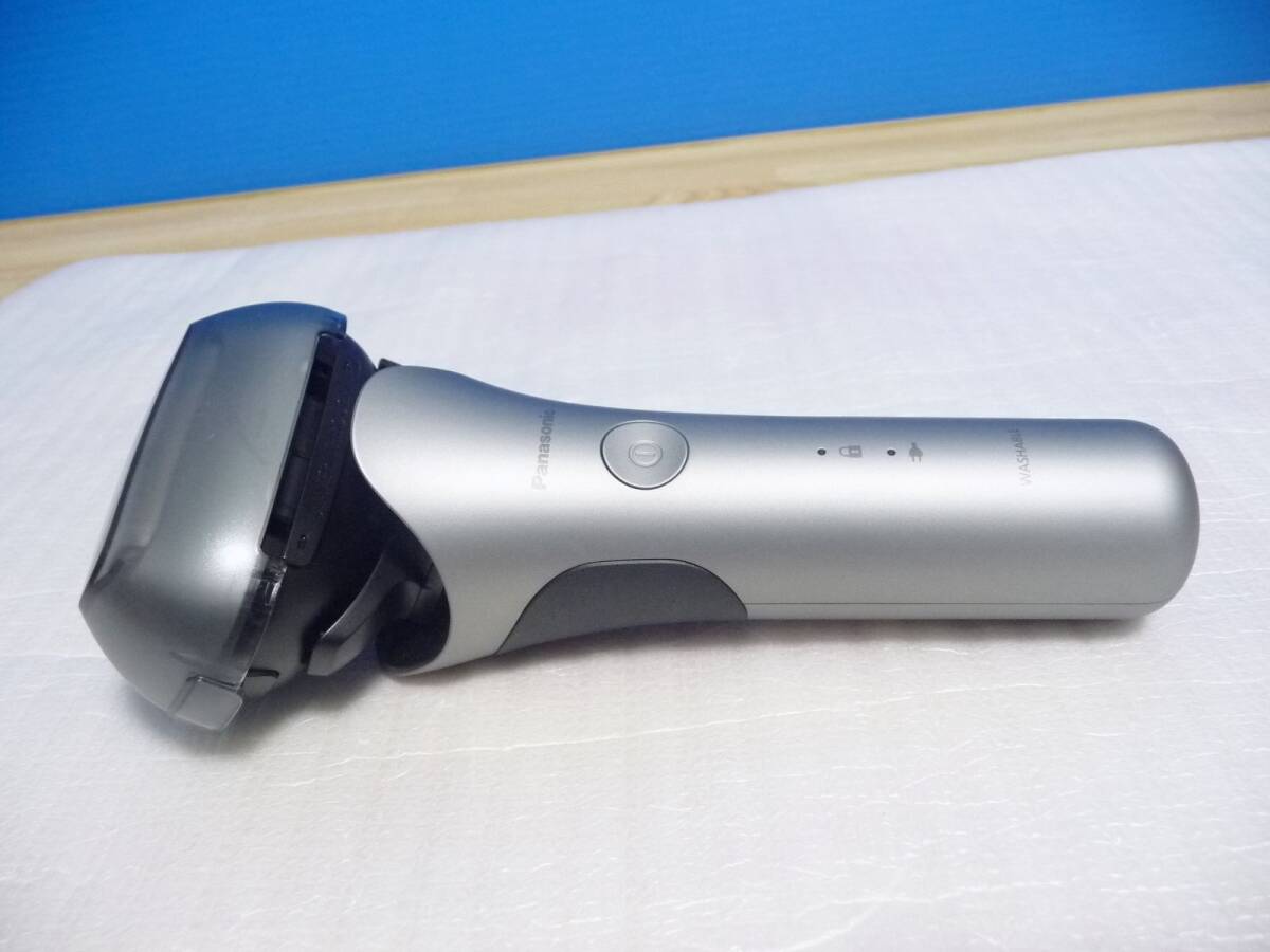 ◆未使用展示品 Panasonic メンズシェーバー LAMDASH（ラムダッシュ）ES-L360D-S [3枚刃/充電スタンド付/充電中でも剃れる/IPX7] 保証付