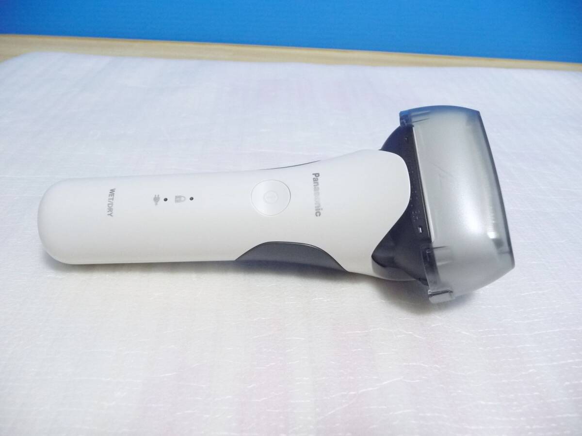 ◆未使用展示品 Panasonicメンズシェーバー LAMDASH（ラムダッシュ）ES-L320W-W [お風呂でも剃れる/ラムダッシュAI/IPX7防水/3枚刃] 保証付