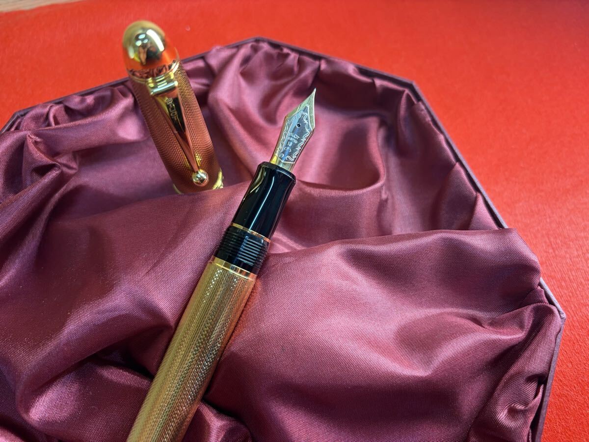 【J016】PILOT パイロット 万年筆 カスタム748 ゴールドプレート バーリィコーン F 箱無し