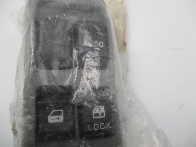 ★☆三菱FUSO　スイッチ　SWITCH　POWER　WI　QTY:1　F　新品未使用☆★