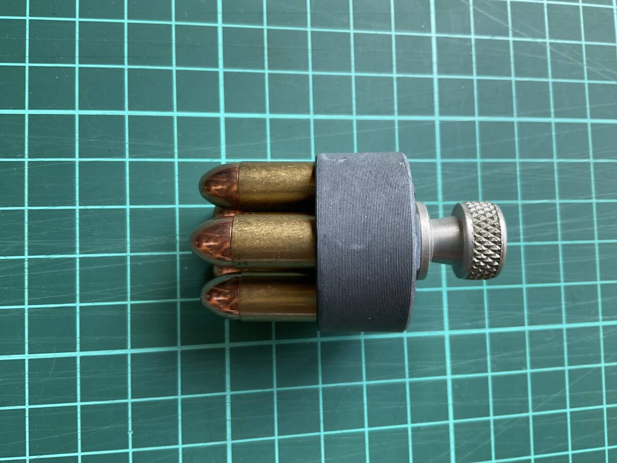 HKS社製 スピードローダー 38SP ダミーカート 5発 付属