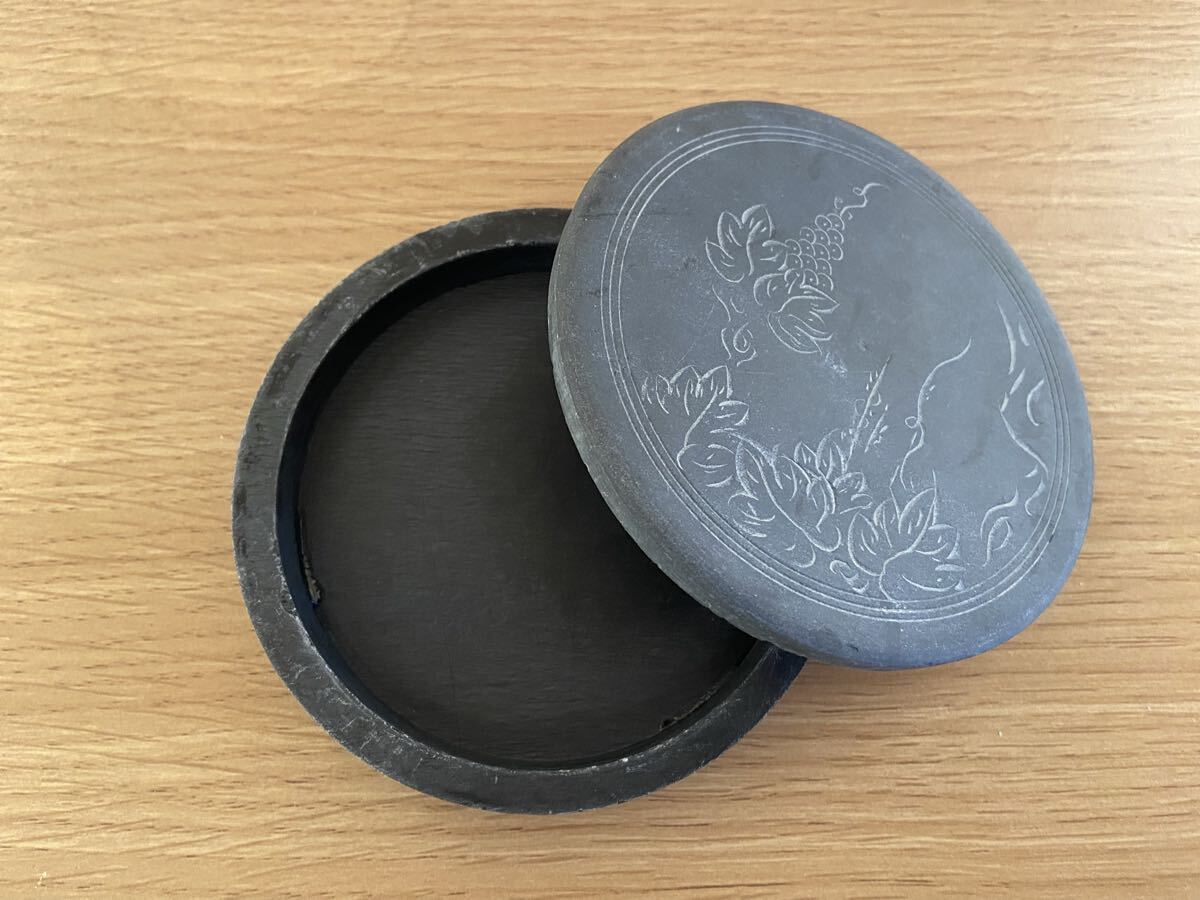 65589 硯　無銘　書道具　丸形　蓋あり
