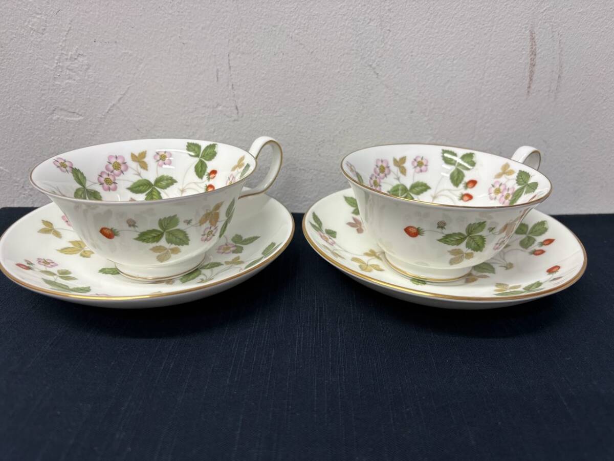 Z-24775【中古品】WEDGWOOD ウェッジウッド ワイルドストロベリー カップ＆ソーサー 2客セット