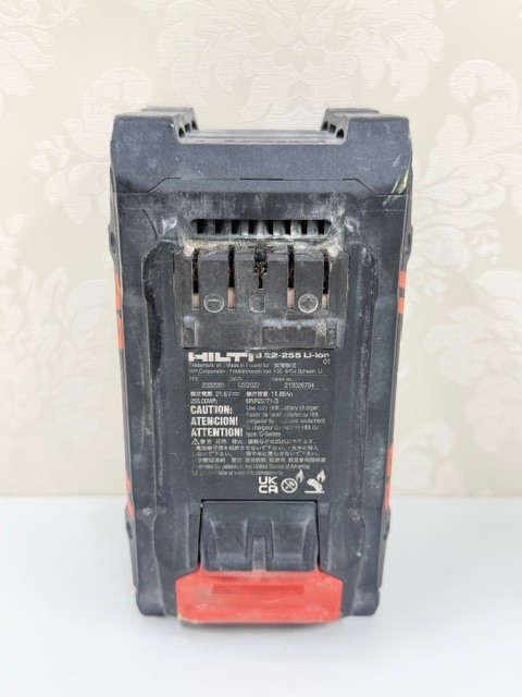 C-92922Y 【中古品】HILTI ヒルティ リチウムイオン バッテリーパック B 22-255 電動工具 11.85Ah 本体のみ 通電動作未確認