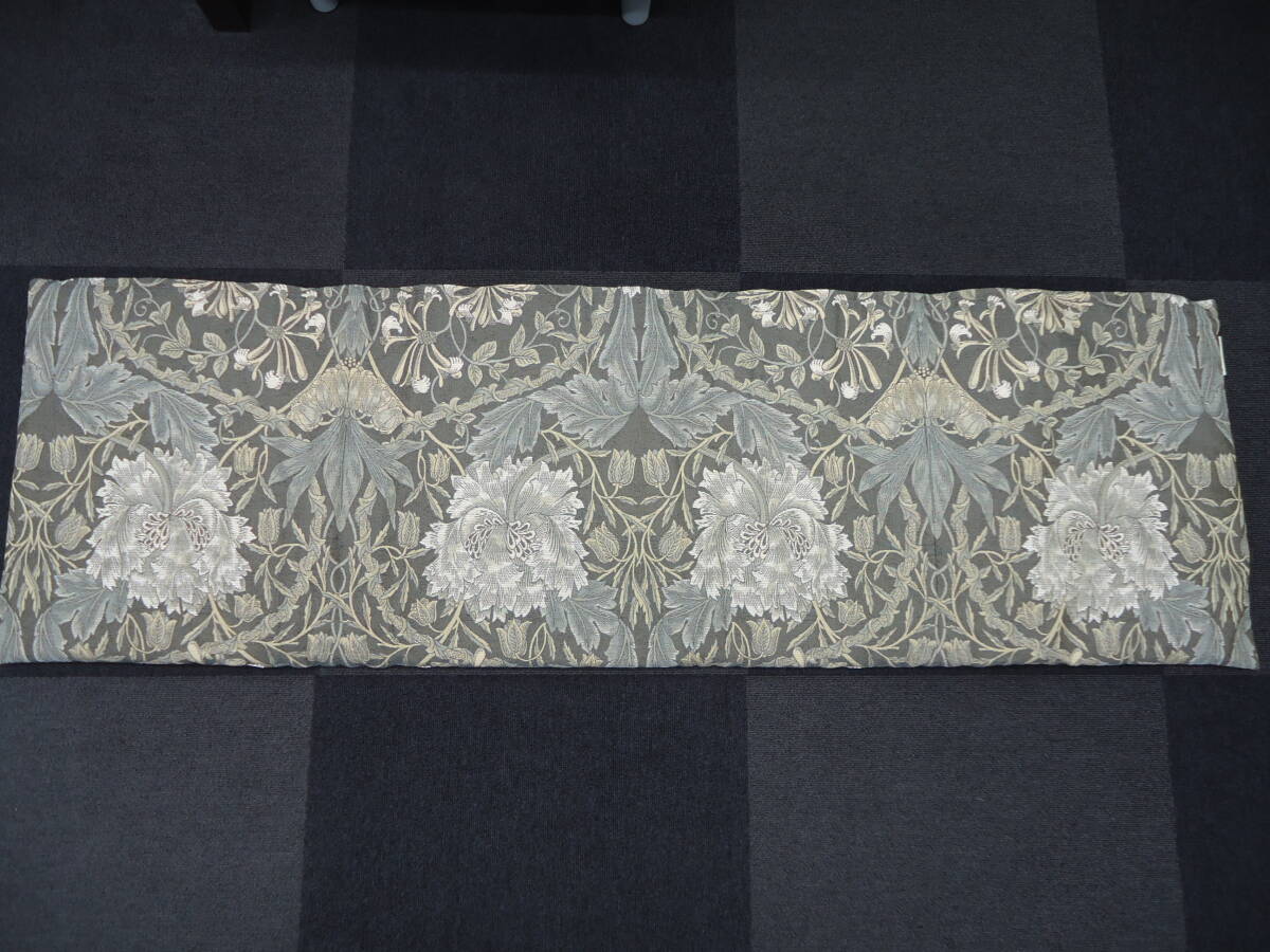 4088 インテリア祭 川島織物 Morris Design Studio モリスデザインスタジオ 長椅子用 クッション グレー 花柄