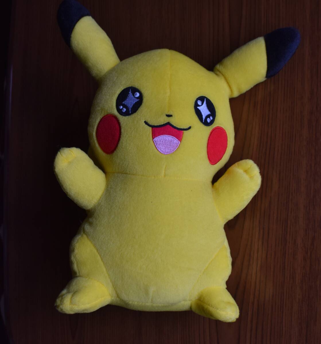 ポケモン ピカチュウ 「目がキラキラ！」ぬいぐるみ 高さ約32Cm