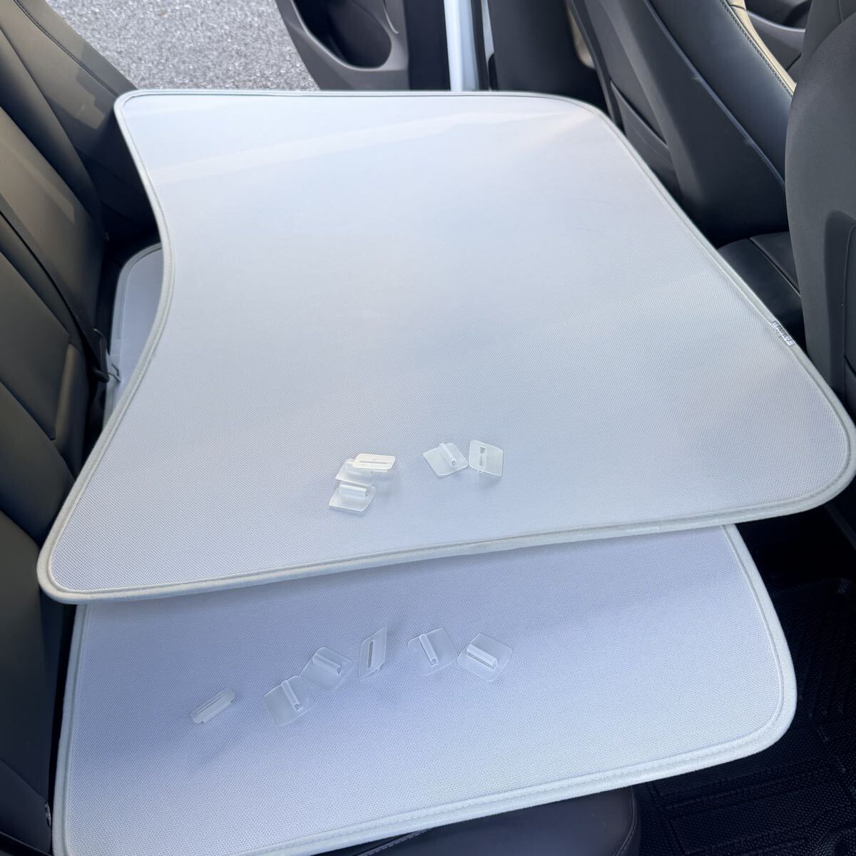 テスラ　モデル3 サンシェード 〜2023 ルーフ用　折りたたみ式