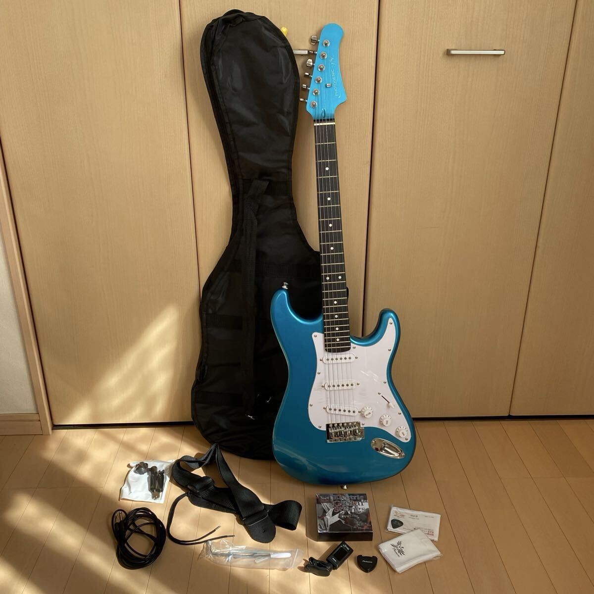 PHOTOGENIC フォトジェニック エレキギター ライトブルー 水色 ホワイト 白 メタリック ケース付き