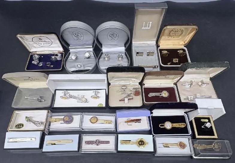 [ZEROnet] タイピン カフスボタン メンズアクセサリー 伝統工芸 ダンヒル 桂由美 天然石 べっ甲 まとめ 大量 箱付き (1) ●A83-15